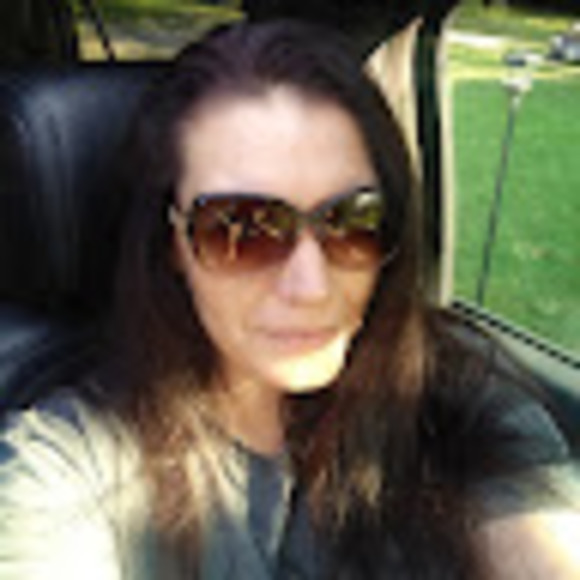 Meet your Posher, Jessica - Picture 1 of 1